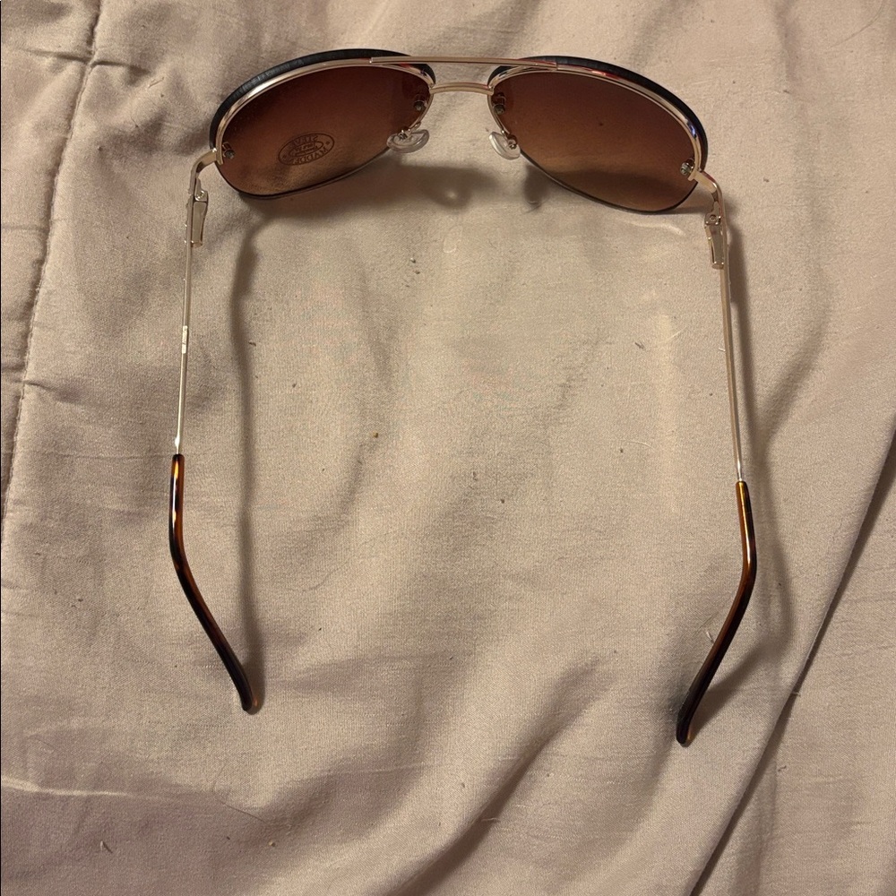 steve madden brown sunglasses with bling - Picture 3 of 3